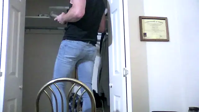 dcrick978 online show from November 18, 2025, 4:38 am