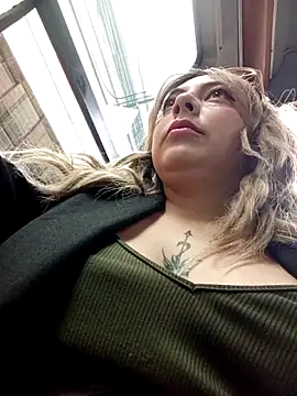 madelaine- online show from December 22, 2025, 7:14 pm