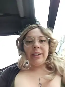 madelaine- online show from March 5, 2026, 8:38 pm