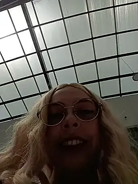 madelaine- online show from February 19, 2026, 6:27 pm