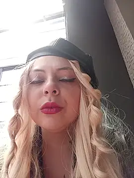 madelaine- online show from March 20, 2026, 7:04 pm