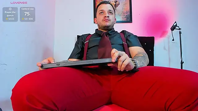 Snapshot of tony_landri chatting on October 24, 2025, 5:50 am tony landri online show from October 24, 2025, 5:50 am