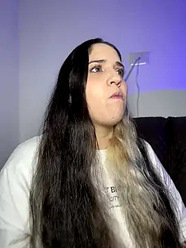 Snapshot of valentina_jonnes1 chatting on January 9, 2026, 3:35 am valentina jonnes1 online show from January 9, 2026, 3:35 am