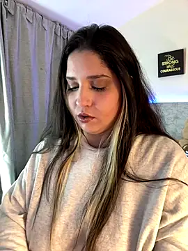 Snapshot of valentina_jonnes1 chatting on December 4, 2024, 2:47 am valentina jonnes1 online show from December 4, 2024, 2:47 am