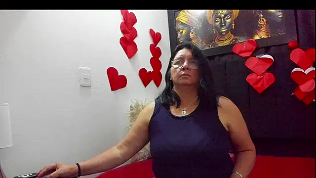 Snapshot of Evaaross_2345 chatting on February 17, 2025, 9:32 pm Evaaross 2345 online show from February 17, 2025, 9:32 pm