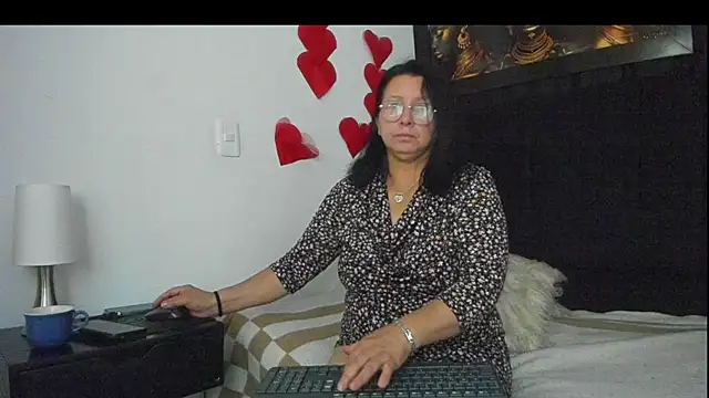Snapshot of Evaaross_2345 chatting on March 5, 2025, 10:55 am Evaaross 2345 online show from March 5, 2025, 10:55 am