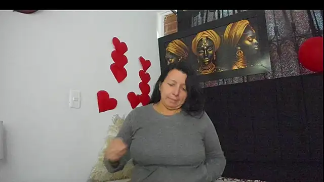 Snapshot of Evaaross_2345 chatting on February 21, 2025, 7:43 pm Evaaross 2345 online show from February 21, 2025, 7:43 pm