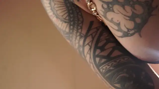 AliceShazaham  online show from April 2, 2026, 4:30 am