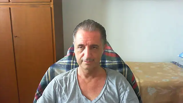 Snapshot of lliuk70mi chatting on May 22, 2026, 3:10 pm lliuk70mi online show from May 22, 2026, 3:10 pm