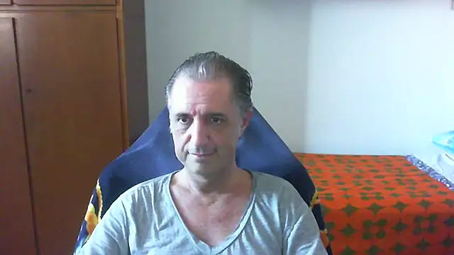 Snapshot of lliuk70mi chatting on May 24, 2026, 12:38 pm lliuk70mi online show from May 24, 2026, 12:38 pm