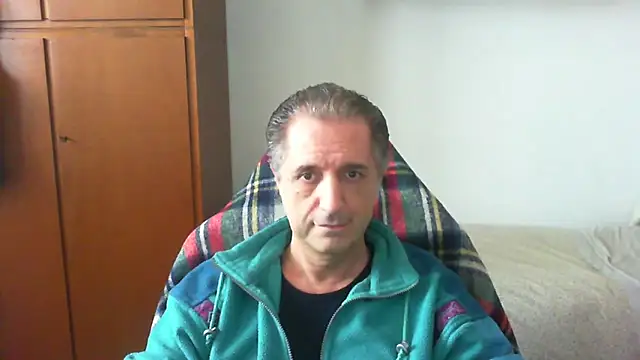 Snapshot of lliuk70mi chatting on April 20, 2026, 12:41 pm lliuk70mi online show from April 20, 2026, 12:41 pm