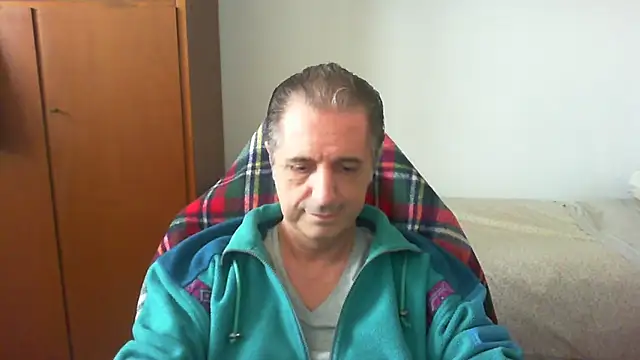 Snapshot of lliuk70mi chatting on April 30, 2026, 12:34 pm lliuk70mi online show from April 30, 2026, 12:34 pm