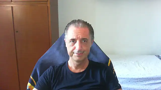 Snapshot of lliuk70mi chatting on May 26, 2026, 1:31 pm lliuk70mi online show from May 26, 2026, 1:31 pm