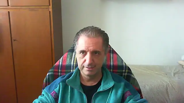 Snapshot of lliuk70mi chatting on April 21, 2026, 2:01 pm lliuk70mi online show from April 21, 2026, 2:01 pm