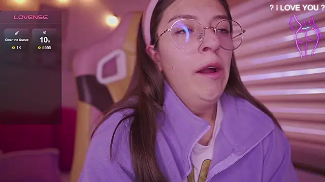 Snapshot of milly_kenner chatting on February 26, 2026, 7:36 pm milly kenner online show from February 26, 2026, 7:36 pm