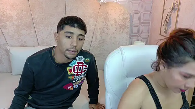 Annyeli online show from October 24, 2025, 1:43 pm