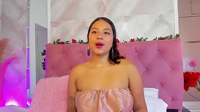 AnnaQueen  online show from October 7, 2025, 4:19 pm