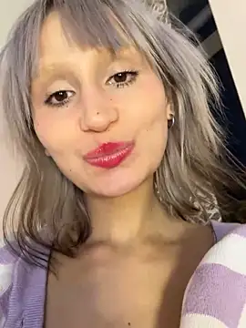 bigbabykiki online show from October 18, 2025, 3:25 pm