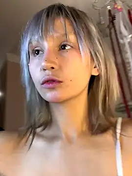 bigbabykiki online show from October 29, 2025, 5:50 am