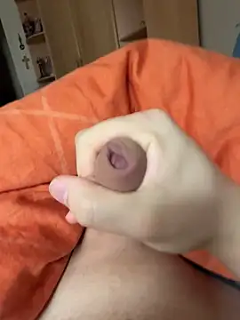 Snapshot of Gartengolem chatting on April 4, 2026, 7:37 am Gartengolem online show from April 4, 2026, 7:37 am