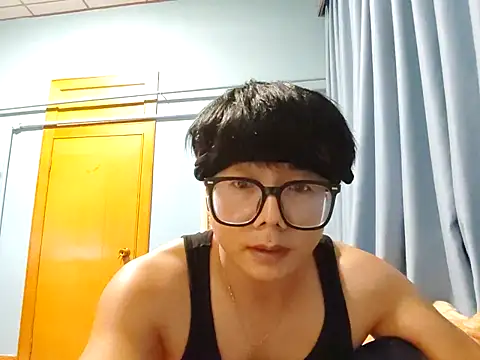 Snapshot of handsome1069 chatting on October 15, 2025, 4:15 pm handsome1069 online show from October 15, 2025, 4:15 pm