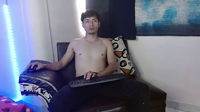 Snapshot of nolanjay_ chatting on January 8, 2025, 3:39 pm nolanjay online show from January 8, 2025, 3:39 pm