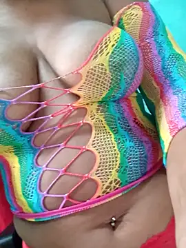 Snapshot of LuahSanthos chatting on November 5, 2025, 10:29 am LuahSanthos online show from November 5, 2025, 10:29 am