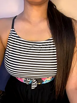 Snapshot of _riyaahahaha_ chatting on October 30, 2025, 10:02 am riyaahahaha online show from October 30, 2025, 10:02 am