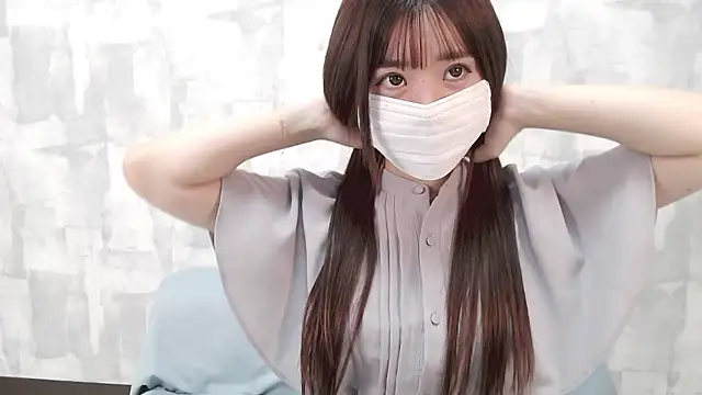 LOVE MOMO LOVE online show from September 23, 2025, 11:28 am