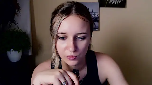 Snapshot of _Nicole_new chatting on June 7, 2026, 10:31 am Nicole new online show from June 7, 2026, 10:31 am