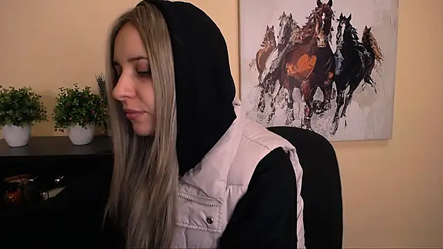  Nicole new online show from April 9, 2026, 11:16 am