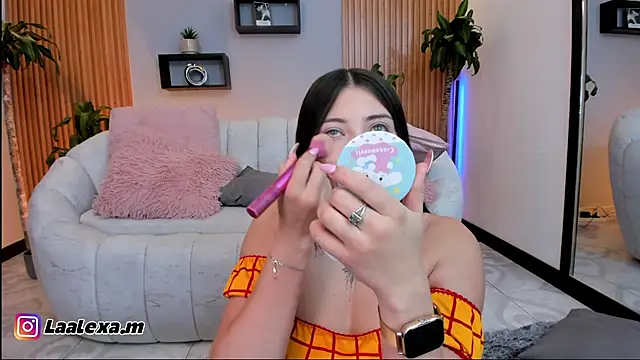 Aixaa charles online show from October 11, 2025, 12:06 pm