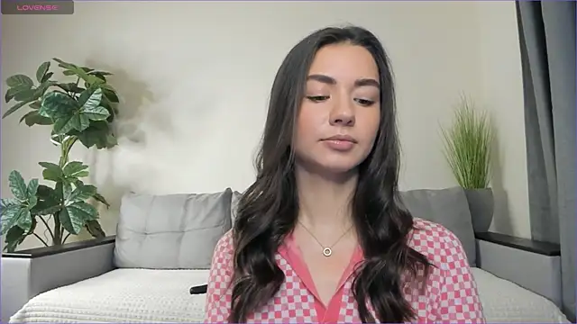 NicoleLuv online show from February 3, 2025, 1:08 pm