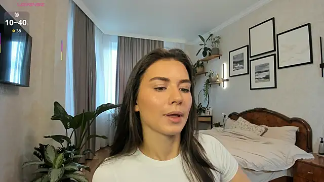 NicoleLuv online show from September 21, 2025, 2:00 pm