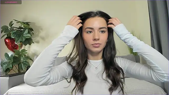 NicoleLuv online show from February 27, 2025, 1:07 pm