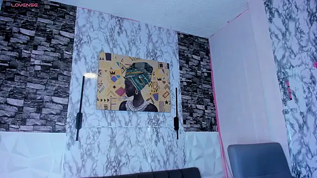 Snapshot of Queen_Cuarxxo chatting on April 1, 2026, 11:23 pm Queen Cuarxxo online show from April 1, 2026, 11:23 pm