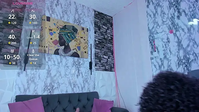 Snapshot of Queen_Cuarxxo chatting on March 20, 2026, 11:17 pm Queen Cuarxxo online show from March 20, 2026, 11:17 pm