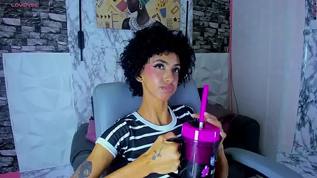 Queen Cuarxxo online show from May 27, 2026, 1:57 am