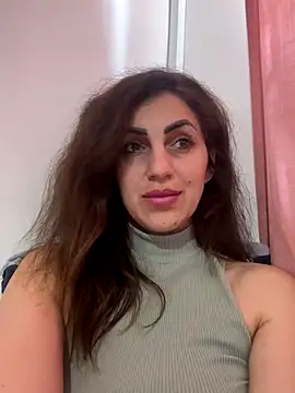 EmaSkyes online show from November 14, 2025, 7:56 am