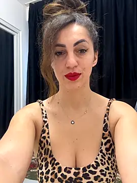 EmaSkyes online show from November 30, 2025, 6:47 am