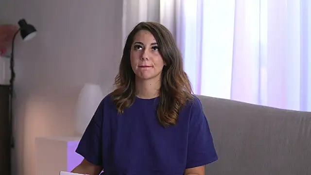 BelleSkye online show from October 19, 2025, 2:31 pm