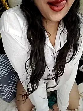 Snapshot of kaamuk_shweta chatting on October 4, 2025, 9:11 am kaamuk shweta online show from October 4, 2025, 9:11 am