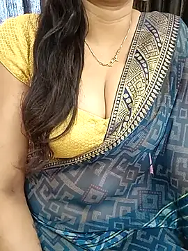 Snapshot of kaamuk_shweta chatting on March 21, 2025, 5:43 am kaamuk shweta online show from March 21, 2025, 5:43 am