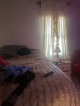 bigred0808 online show from December 3, 2025, 7:24 pm