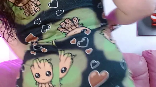 Snapshot of hinataleecs chatting on November 24, 2025, 9:15 pm hinataleecs online show from November 24, 2025, 9:15 pm