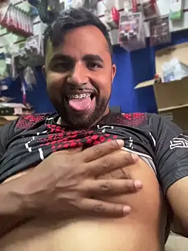 Sheik z o online show from July 29, 2026, 1:43 pm