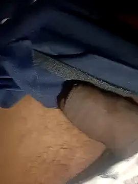 Snapshot of Mmm992170 chatting on September 24, 2025, 8:37 pm Mmm992170 online show from September 24, 2025, 8:37 pm