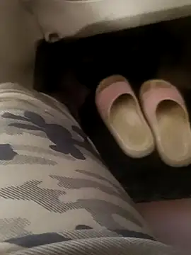 Snapshot of Mmm992170 chatting on March 22, 2025, 11:32 am Mmm992170 online show from March 22, 2025, 11:32 am