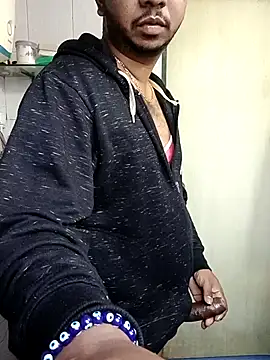 Snapshot of Mmm992170 chatting on November 22, 2025, 4:44 am Mmm992170 online show from November 22, 2025, 4:44 am