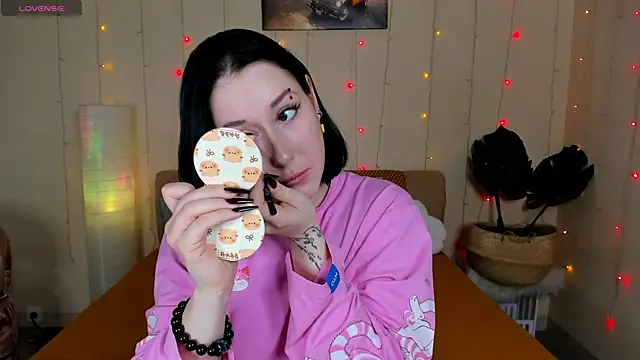 Snapshot of adell_berry chatting on February 18, 2026, 8:44 am adell berry online show from February 18, 2026, 8:44 am